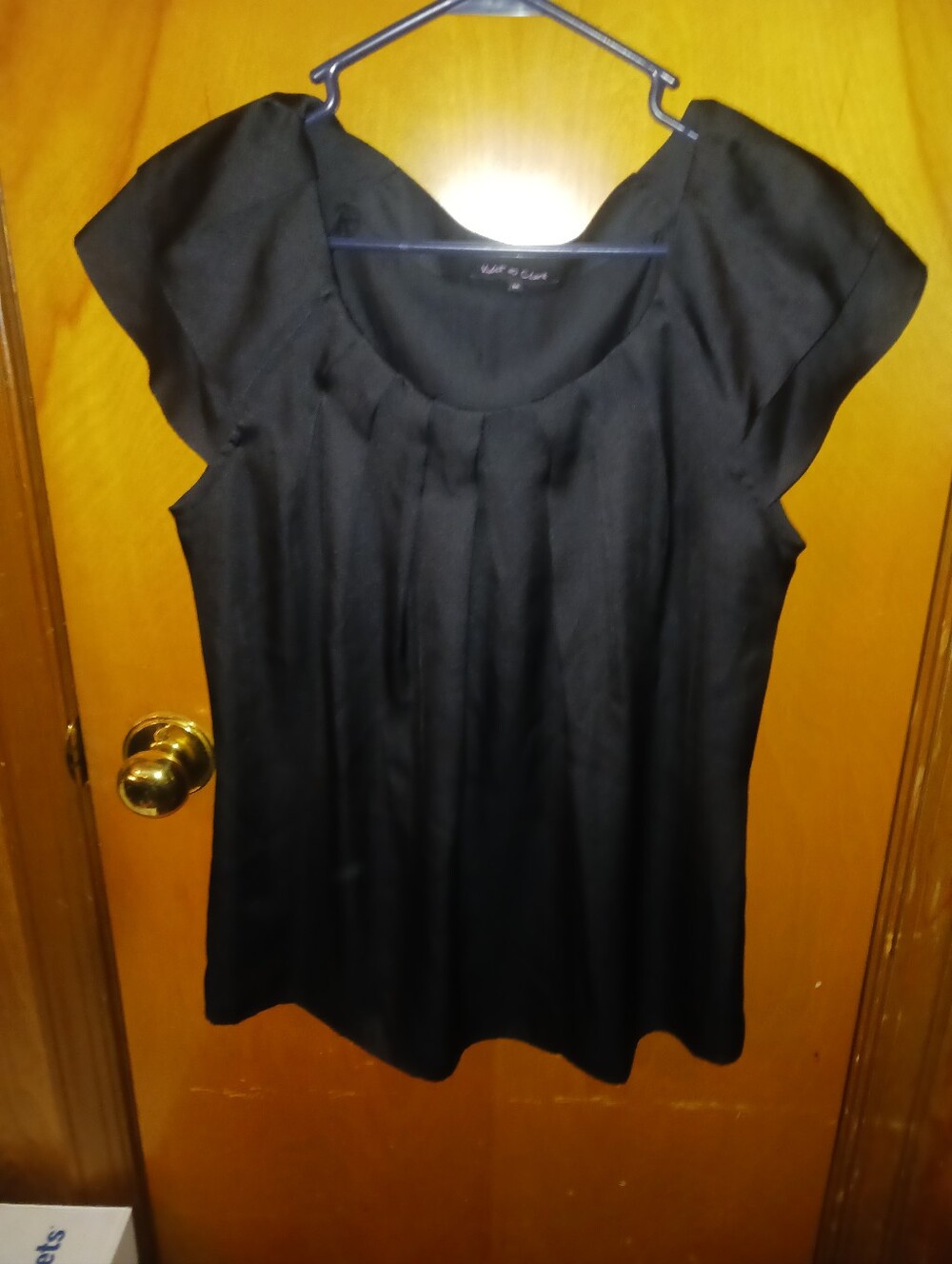Violet & Claire Black Pleated Scoop-Neck Cap Sleeve Blouse